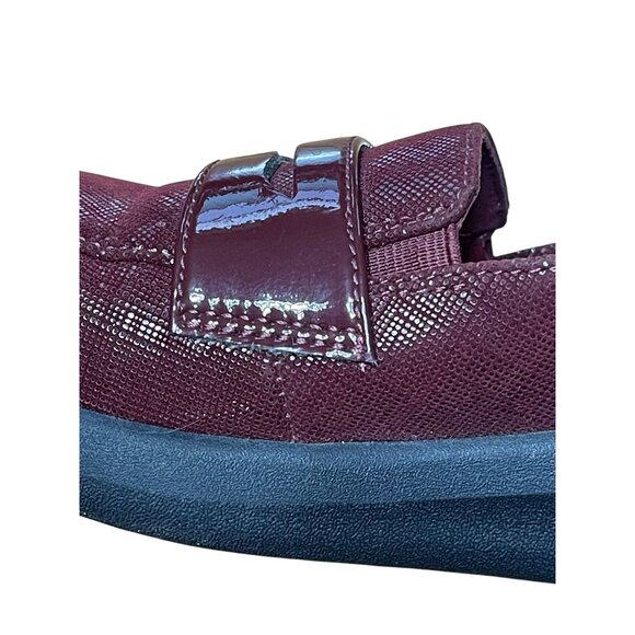 Clarks Cloudsteppers Burgundy Slip-On Shoes Size 8.5M With Patent Accent & Cushi - Picture 3 of 11